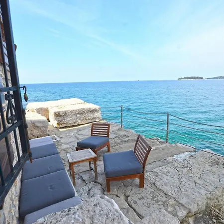 Waterside Cove Oasis Apartment
