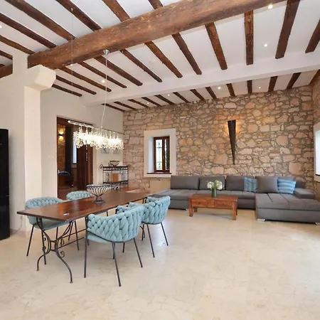 Waterside Cove Oasis Apartment