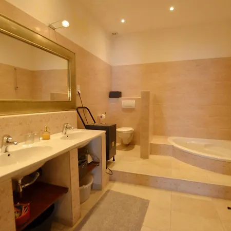 Waterside Cove Oasis Apartment Rovinj